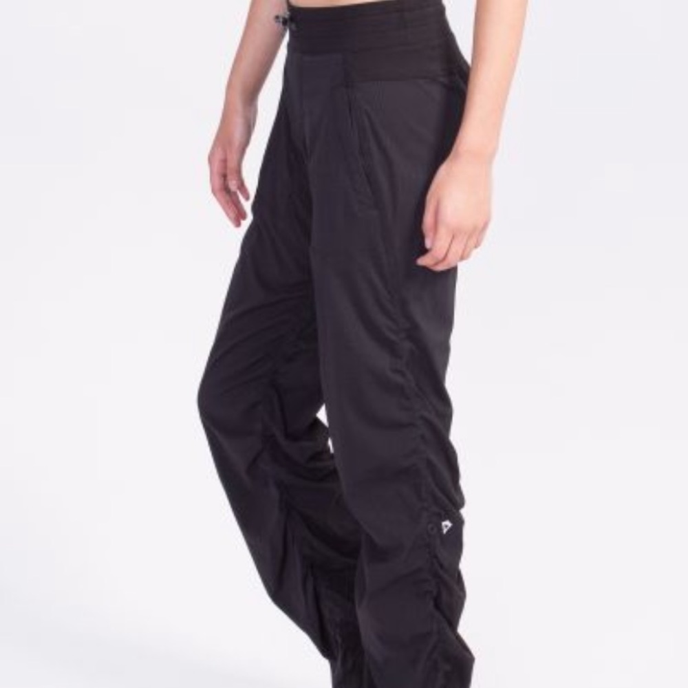Ivivva Live to Move Pants